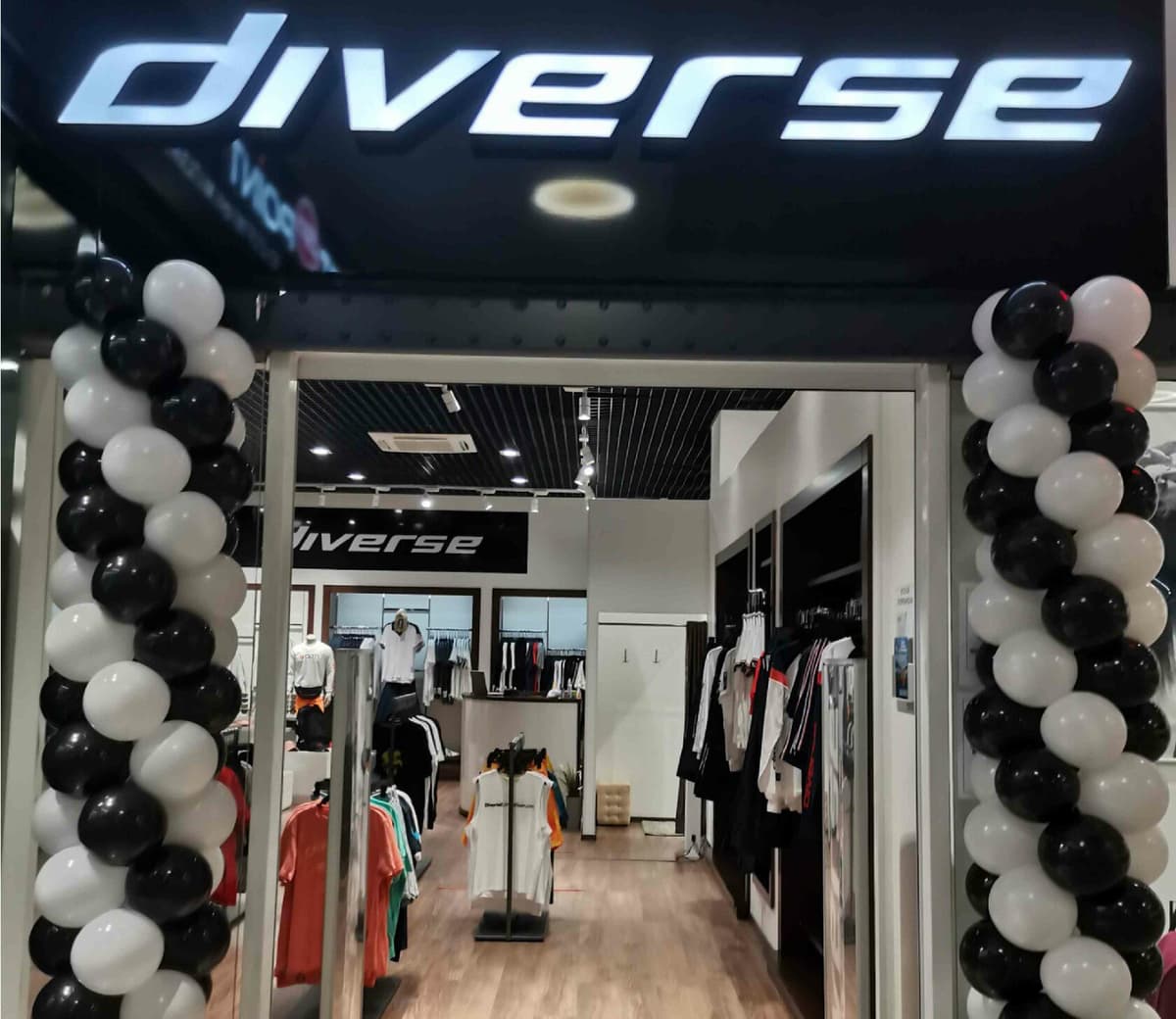 Магазин Diverse в Симферополь — ТРЦ «Центрум»